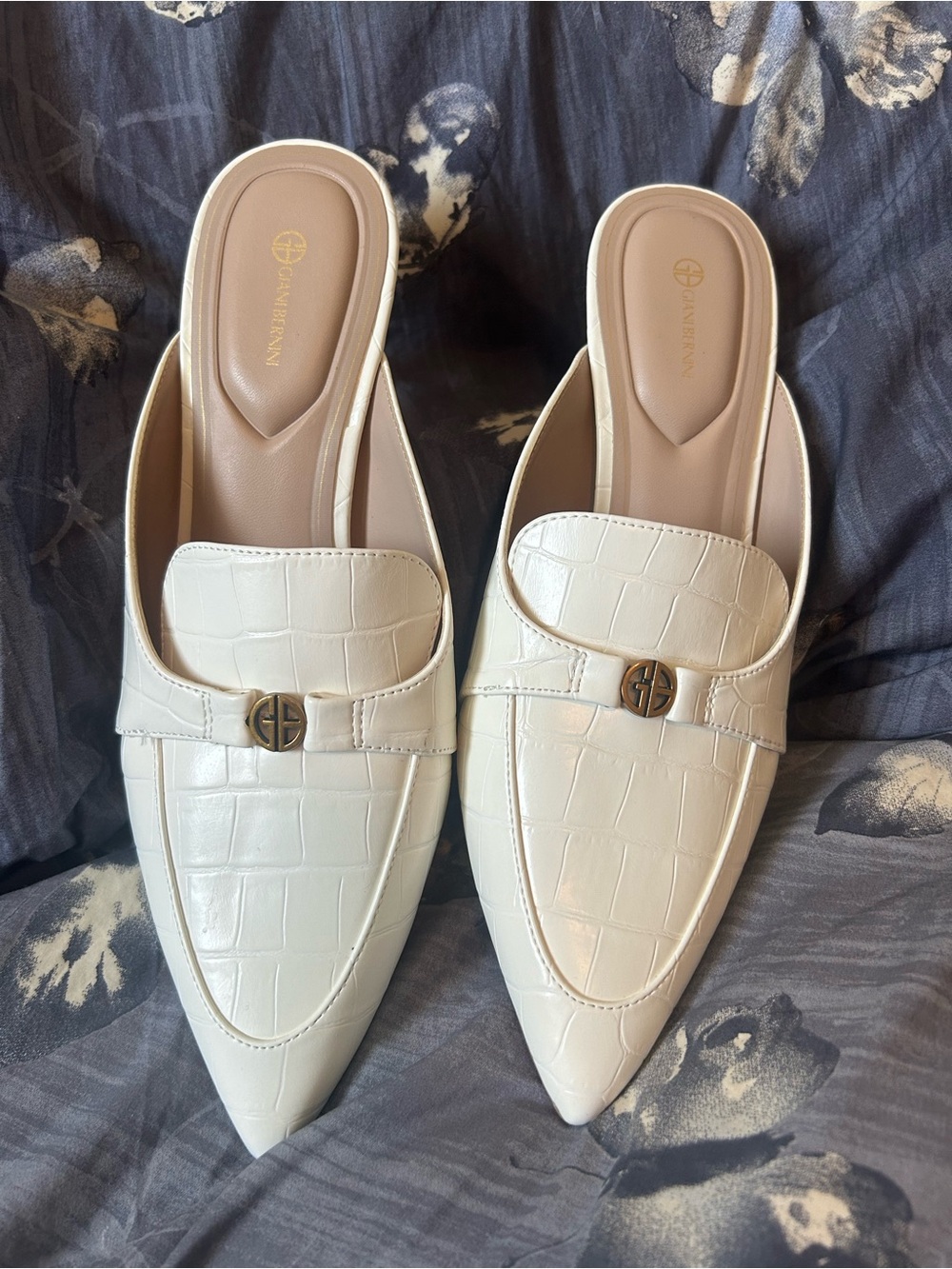 Giani Bernini Ivory Croc-Embossed Pointed Mule Loafers